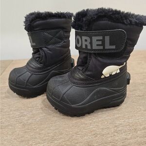 Black Sorel Commander Snow Boots for babies / infants